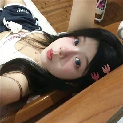 一亲芳泽海报